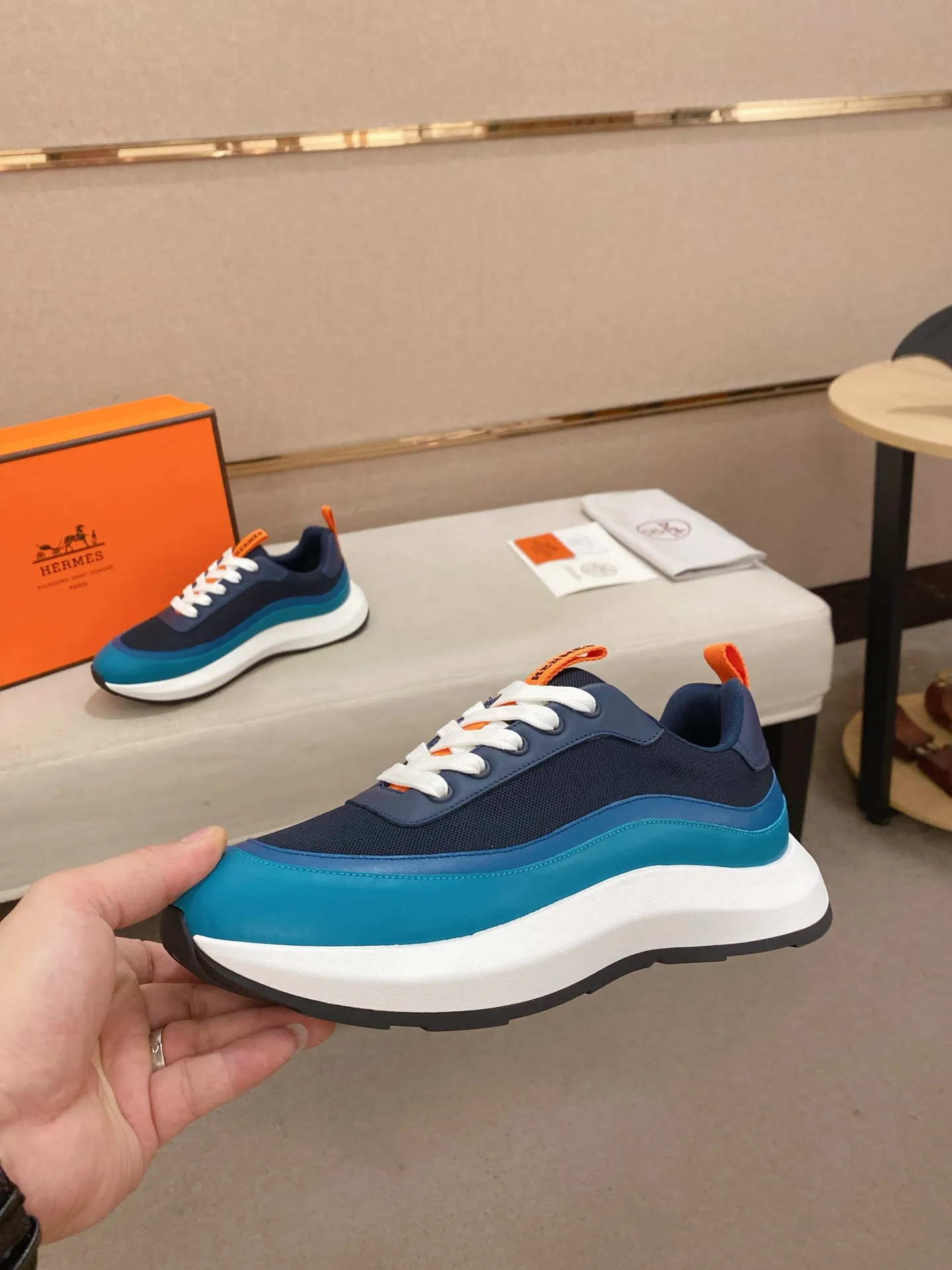 Men's clothing and shoes💰: 620💰《HERMES》【Classic Original Version】Hermès; Top 🔝 Purchasing Agency 🔍🔍Men's latest 🇺🇸 counters are on sale simultaneously, original imported from Italy ▲▲Silk cowhide with breathable fabric ▲▲ (high-end and expensive Qi·Grade) Exquisite workmanship (Italian 🇮🇹Imported water-dyed 🐂cowhide lining) Sole: Original sole provided by the original factory, ⚠️Exclusive double-layer activity·TPR·Rubber·Combined molded outsole; Super·comfortable·wear-resistant·non-slip·environmental protection The real thing is more beautiful if you take the real thing (high quality, follow the order), you can enter and exit the counter at will * Number of yards: 38·39·40·41·42·43·44# (can be customized 45.)
